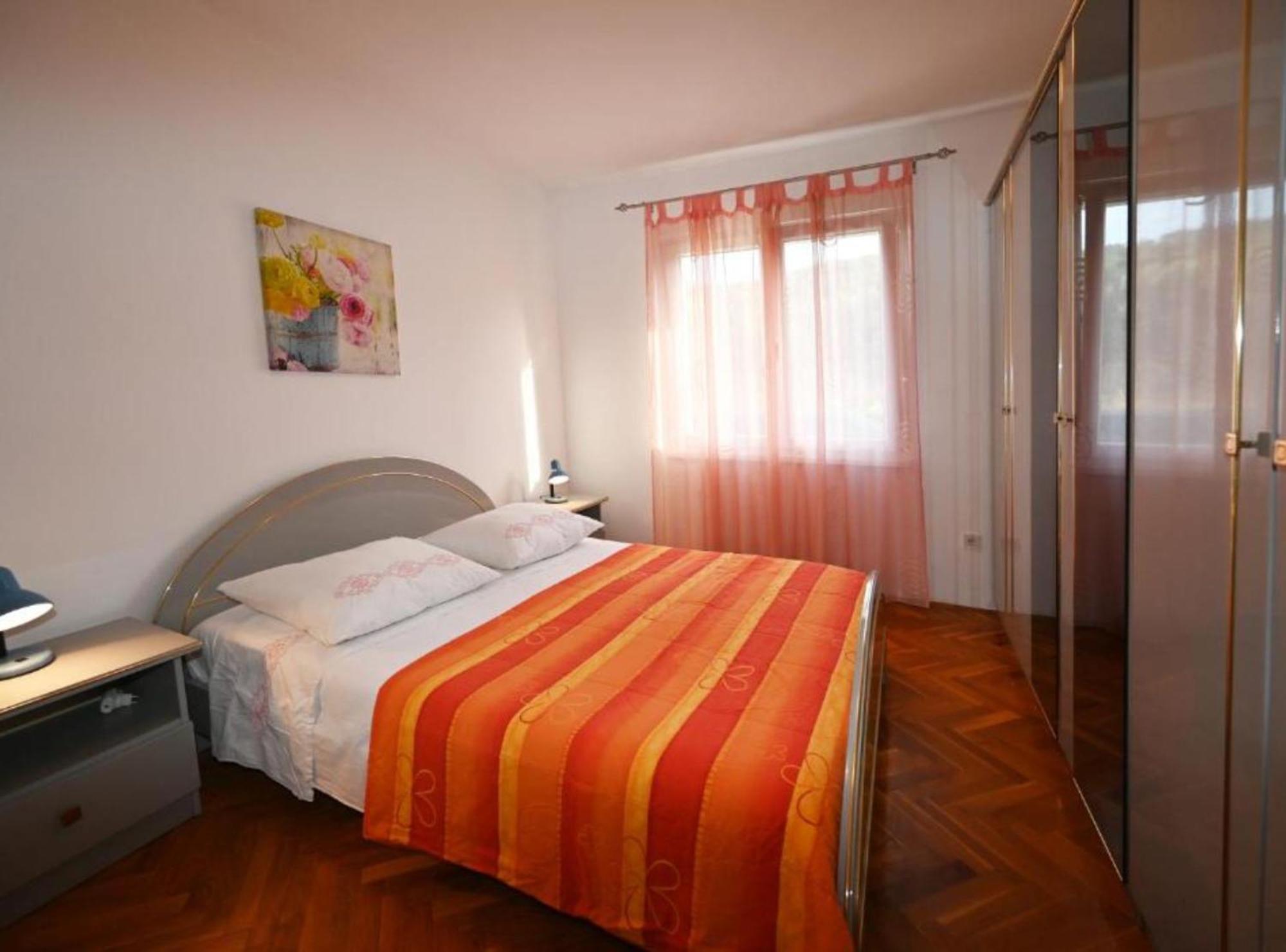 Apartments Mihovilovic - 50 M From Beach Slatine Habitación foto